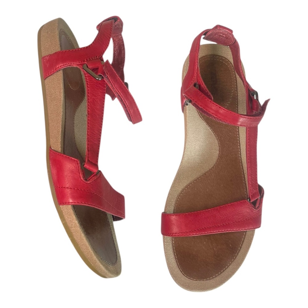 Teva Capri Universal Red Leather Ankle Strap Sandals Women's Size 7.5